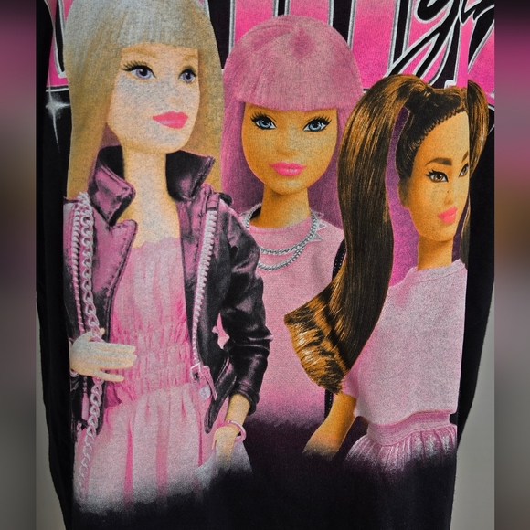 🎄 Barbie NWT graphic short sleeve t-shirt Medium Large black pink - Picture 5 of 17